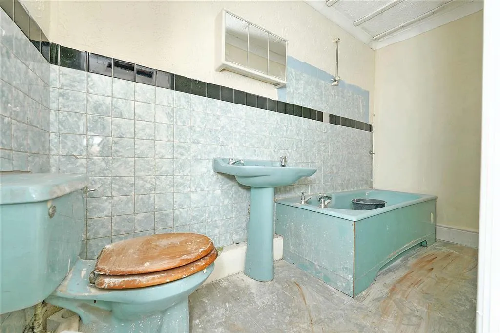 2, Pembroke Road, BRISTOL, Avon, BS11 9SQ