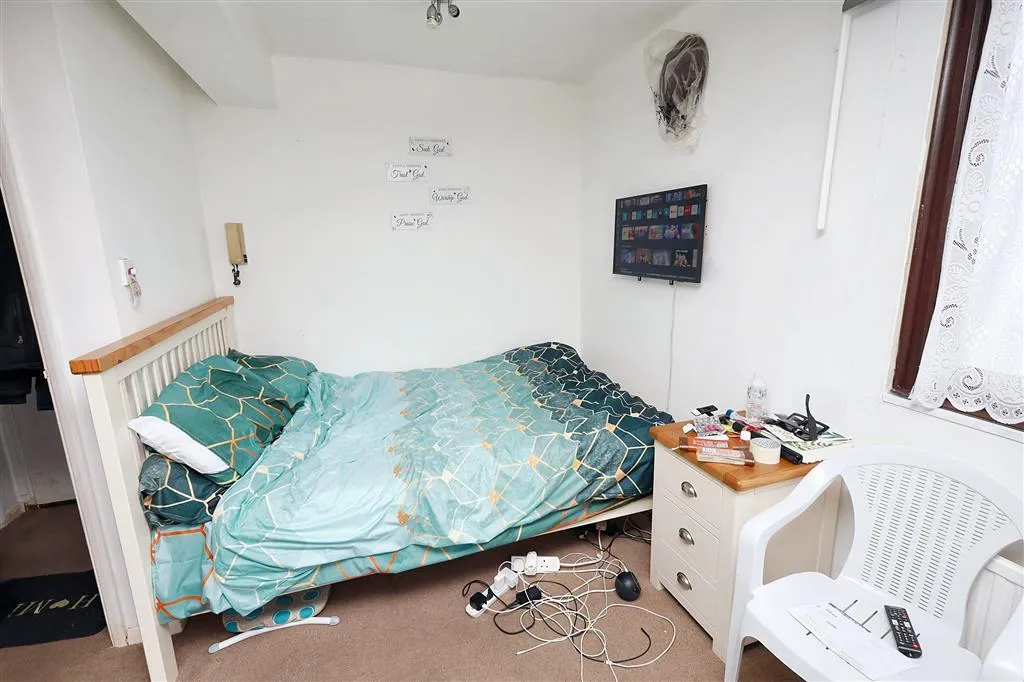 Flat 8, Sheridan Lodge, 38, Potters Road, BARNET, Hertfordshire, EN5 5HW