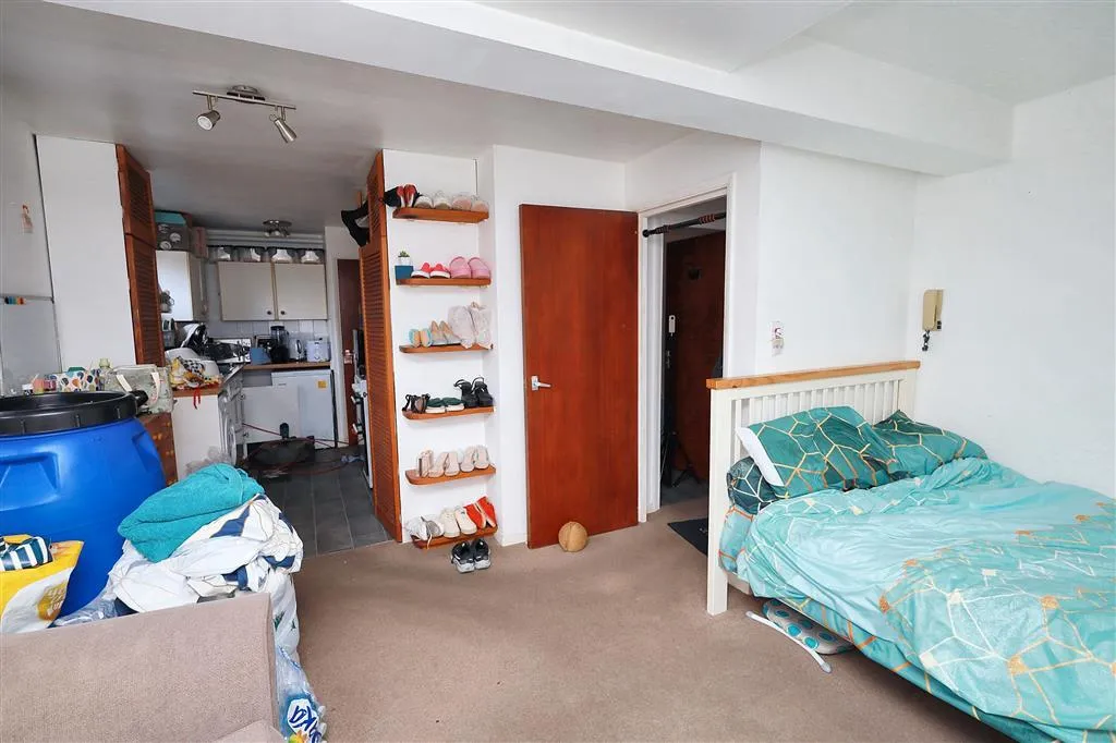 Flat 8, Sheridan Lodge, 38, Potters Road, BARNET, Hertfordshire, EN5 5HW