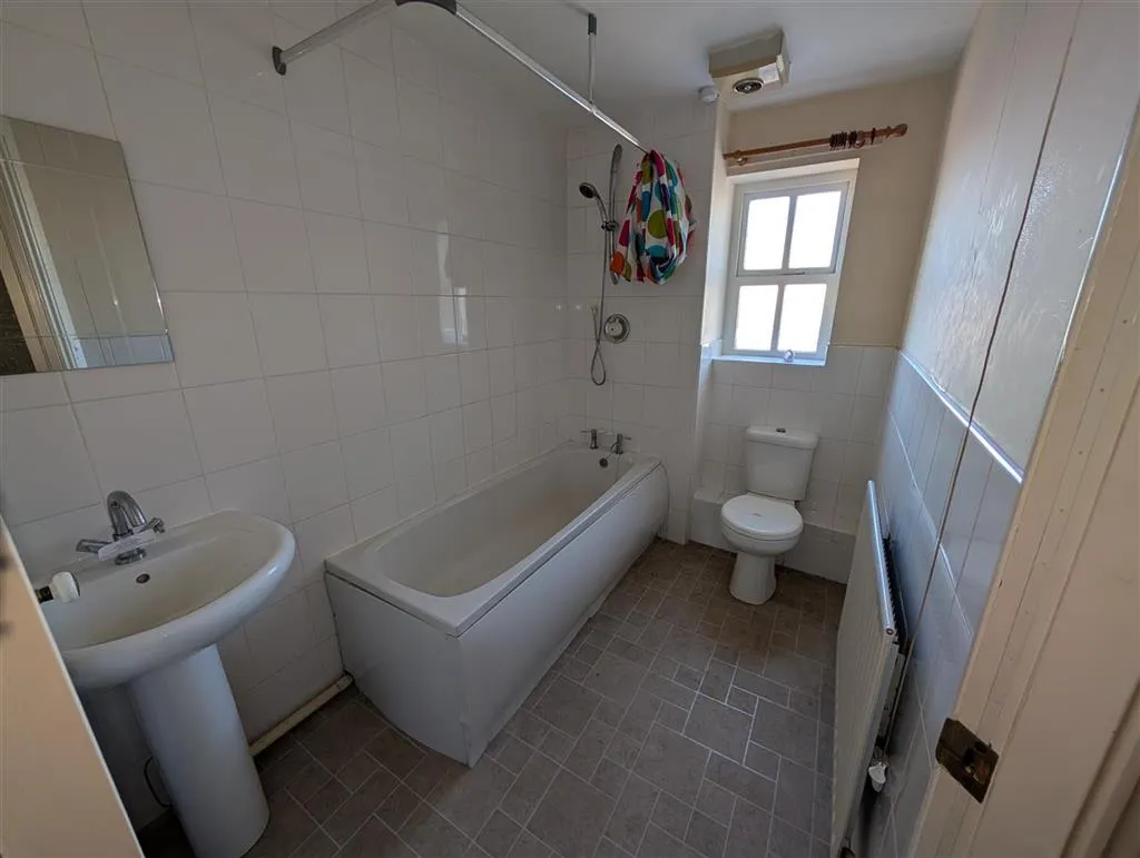Third Floor Flat, 3, St. Peters Wharf, NEWCASTLE UPON TYNE, Tyne and Wear, NE6 1TW