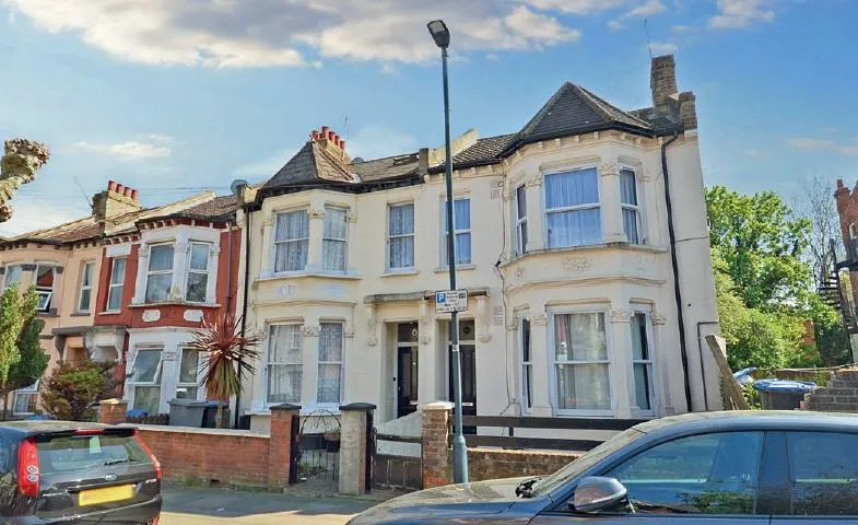 Flat A, 2 Inman Road, London, NW10 9JT