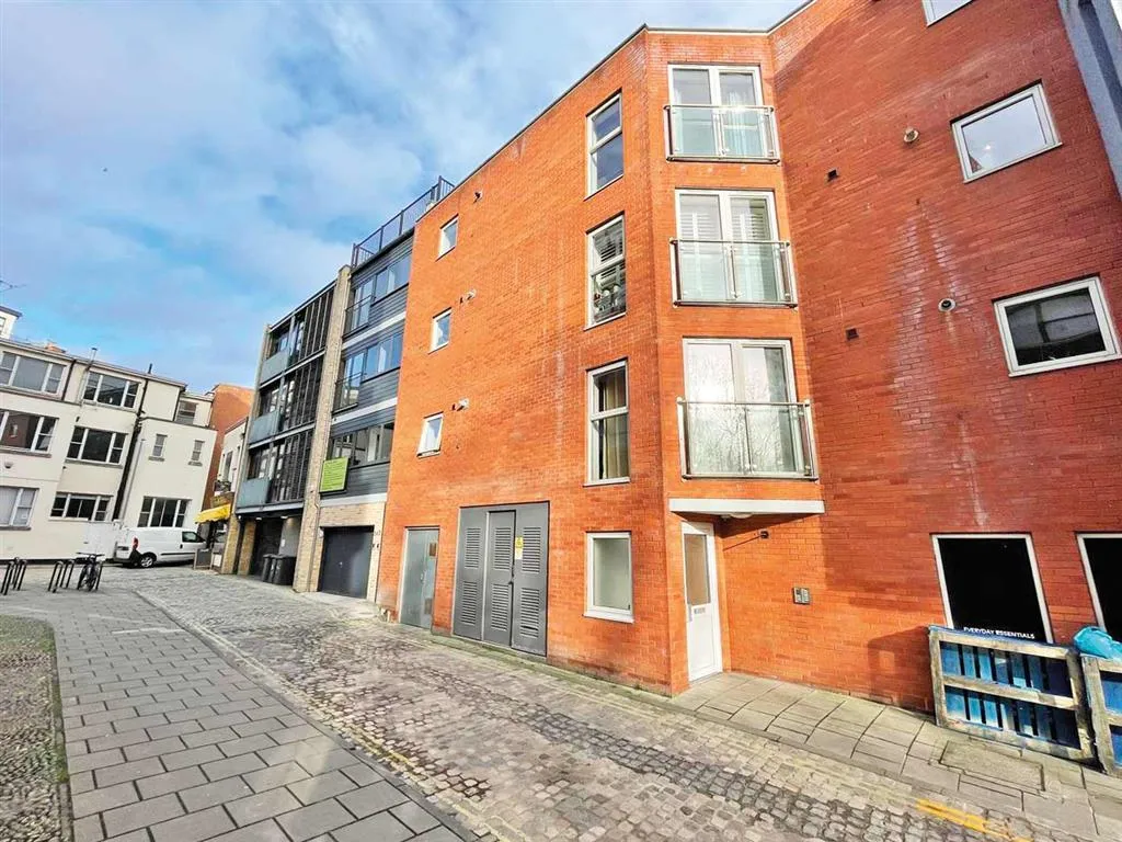 17, Coytes Gardens, IPSWICH, Suffolk, IP1 1PS
