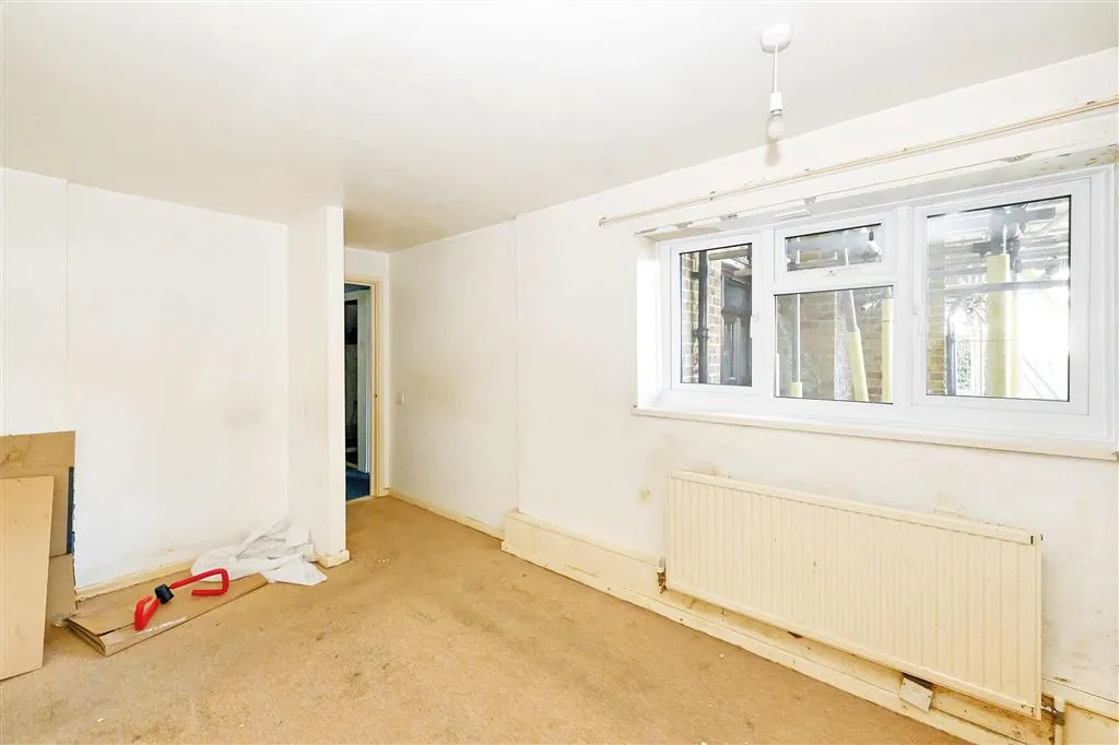 29, Playford Square, LUTON, Bedfordshire, LU4 9BE