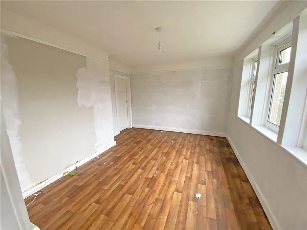 13, Macarthur Road, CHELTENHAM, Gloucestershire, GL54 3HS