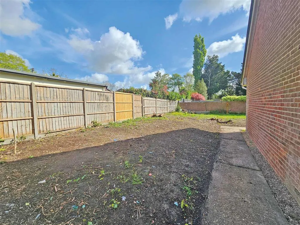 3, Frensham Court, SOUTHAMPTON, Hampshire, SO30 0FE