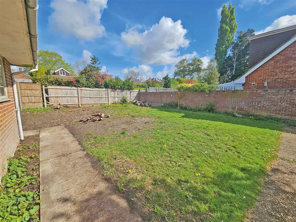 3, Frensham Court, SOUTHAMPTON, Hampshire, SO30 0FE