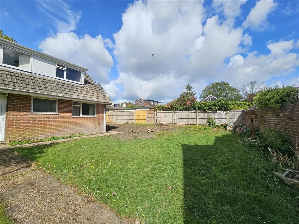 3, Frensham Court, SOUTHAMPTON, Hampshire, SO30 0FE