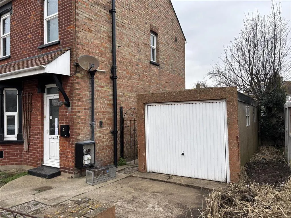 21, Agincourt Road, CLACTON-ON-SEA, Essex, CO15 3EB