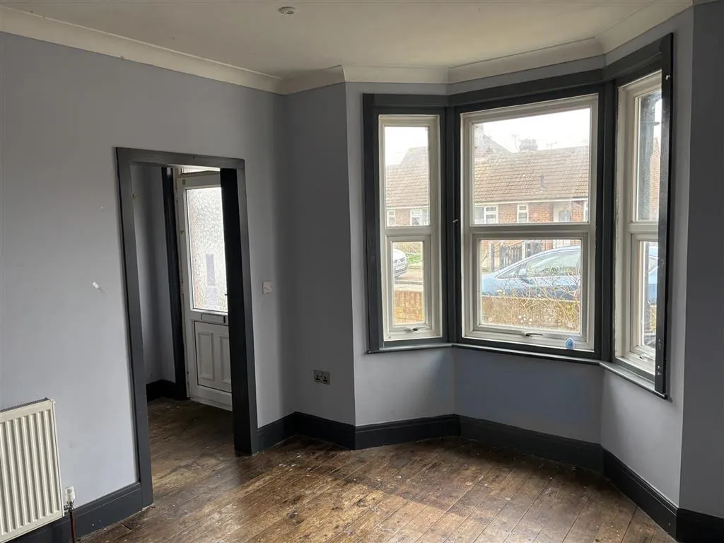 21, Agincourt Road, CLACTON-ON-SEA, Essex, CO15 3EB