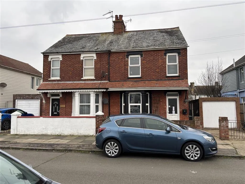 21, Agincourt Road, CLACTON-ON-SEA, Essex, CO15 3EB