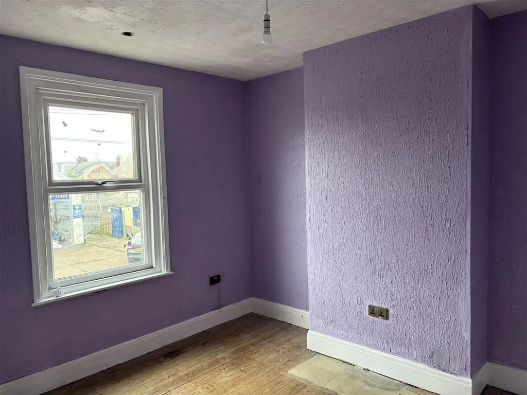 21, Agincourt Road, CLACTON-ON-SEA, Essex, CO15 3EB