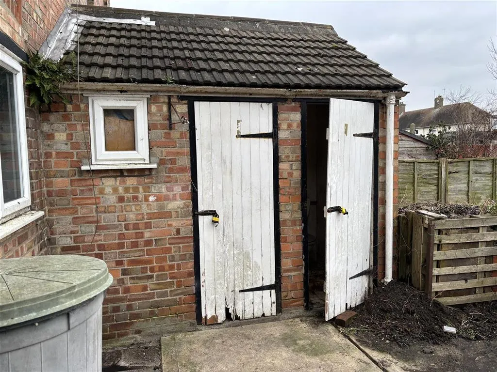 21, Agincourt Road, CLACTON-ON-SEA, Essex, CO15 3EB