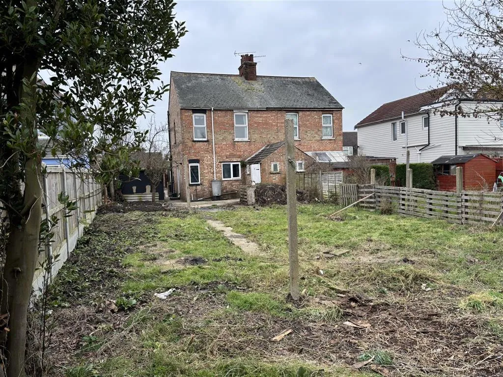 21, Agincourt Road, CLACTON-ON-SEA, Essex, CO15 3EB