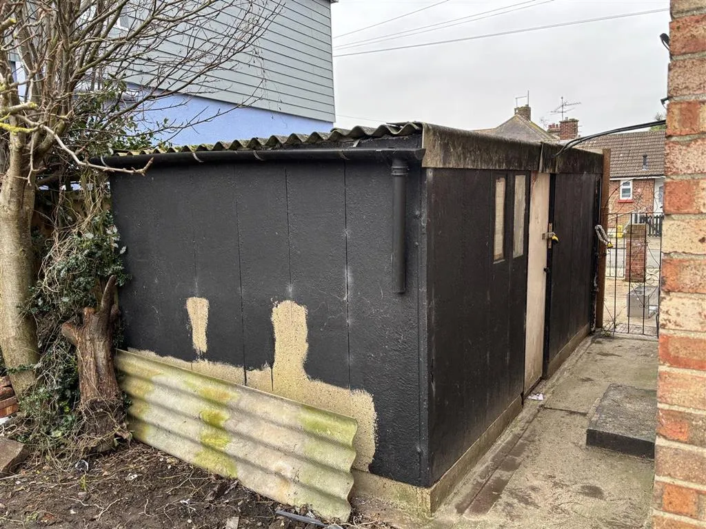 21, Agincourt Road, CLACTON-ON-SEA, Essex, CO15 3EB