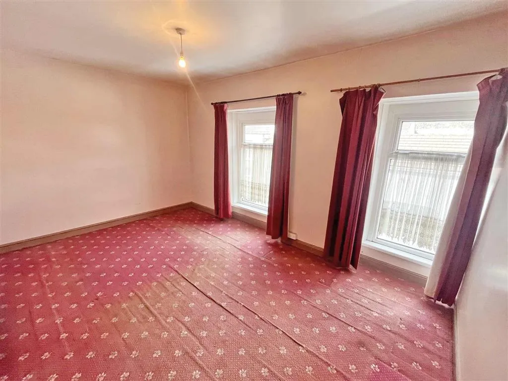 48, Market Street, SWANSEA, West Glamorgan, SA6 8DA
