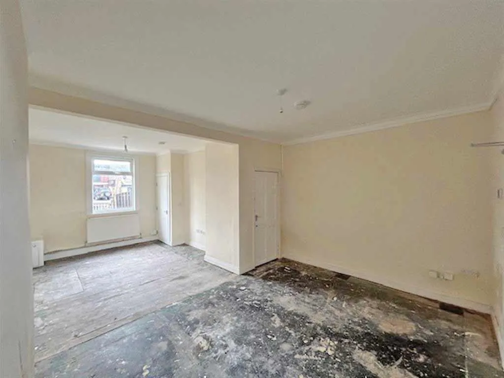32, High Street, HARROGATE, North Yorkshire, HG2 7JE