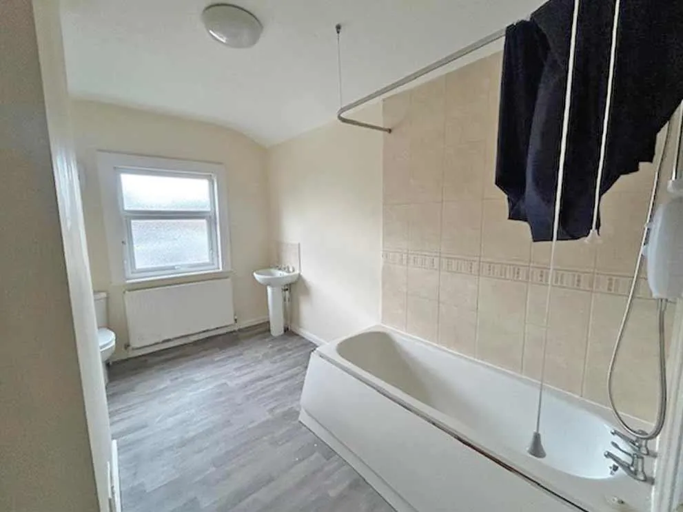 32, High Street, HARROGATE, North Yorkshire, HG2 7JE