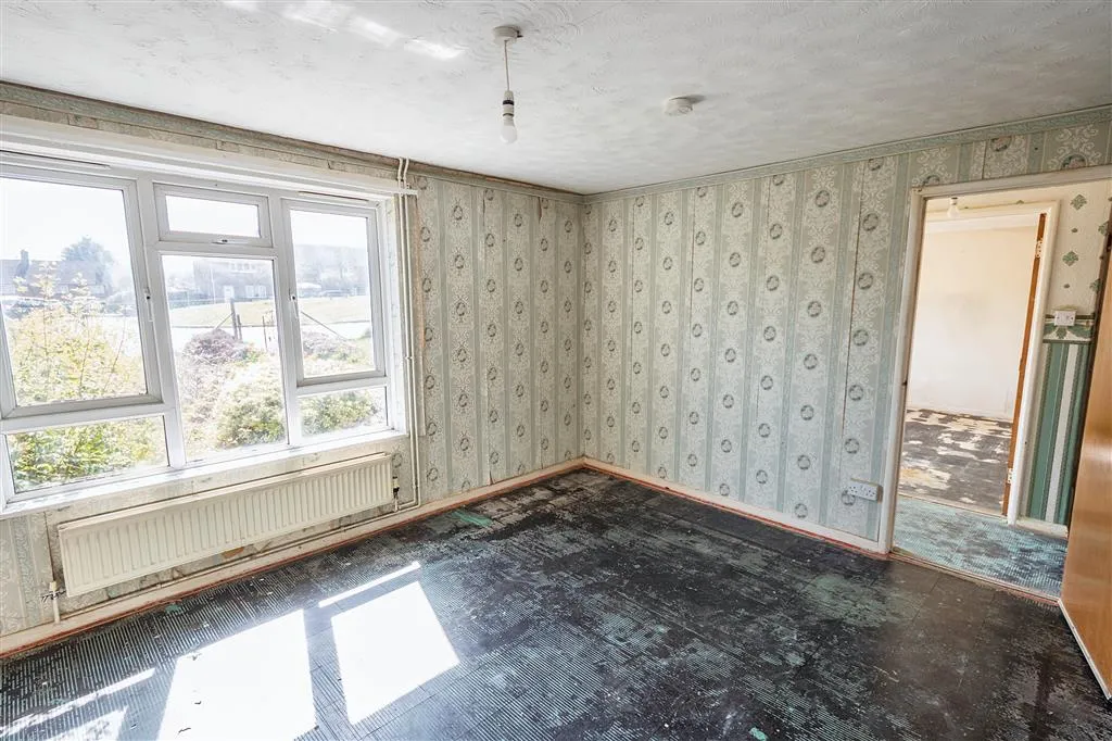 24, Langmead Road, CREWKERNE, Somerset, TA18 8DY