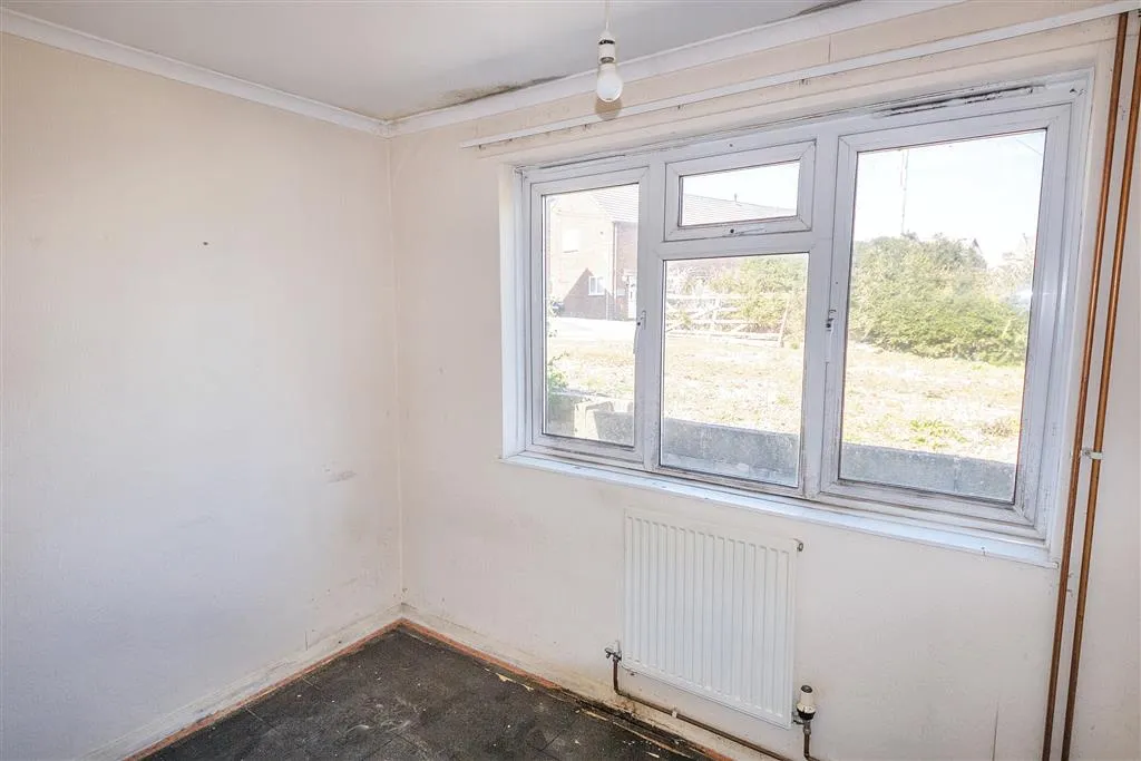 24, Langmead Road, CREWKERNE, Somerset, TA18 8DY