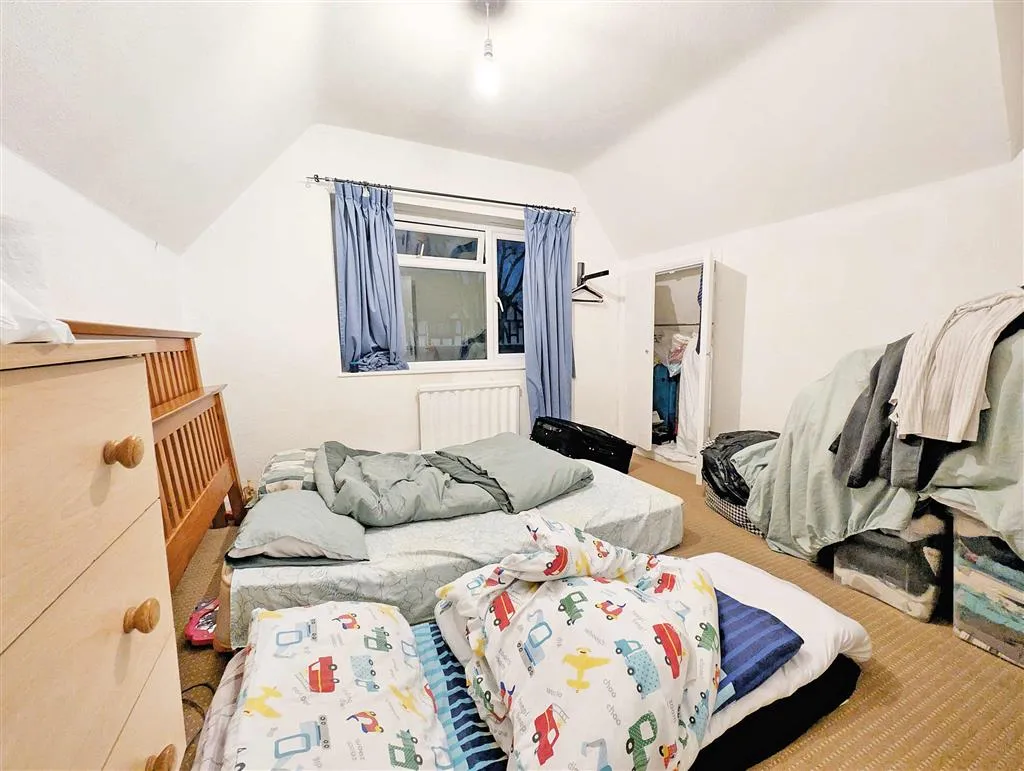 2a, Colston Avenue, CARSHALTON, Surrey, SM5 2NU