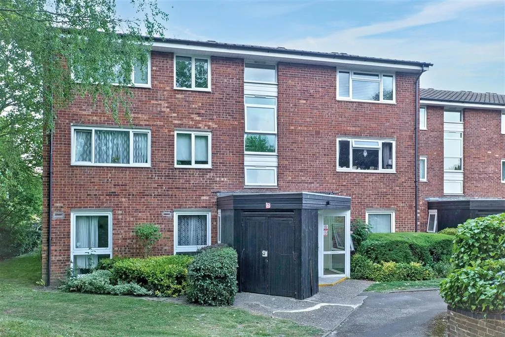 77, Dyke Drive, ORPINGTON, Kent, BR5 4LY