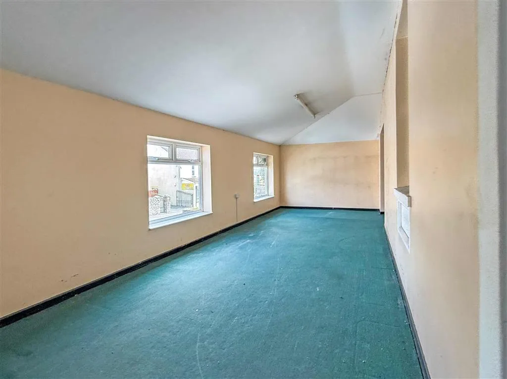 27, Bridgend Road, BRIDGEND, Mid Glamorgan, CF32 9BG