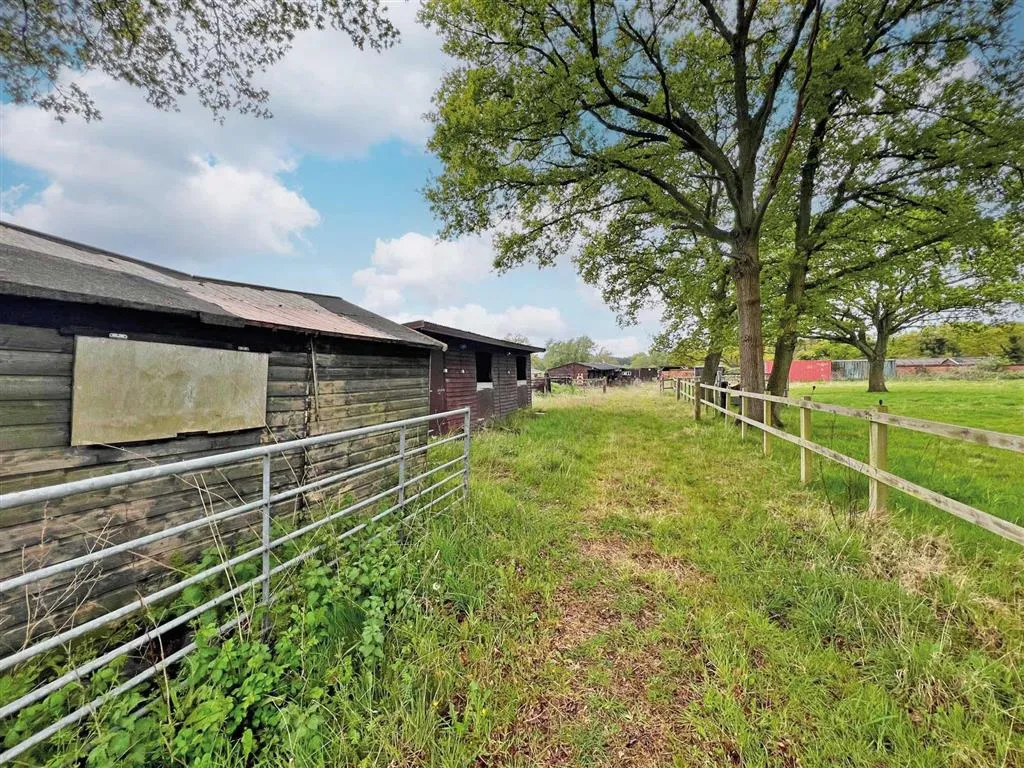 Orchard Stables, Woodlands Lane, COBHAM, Surrey, KT11 3QA