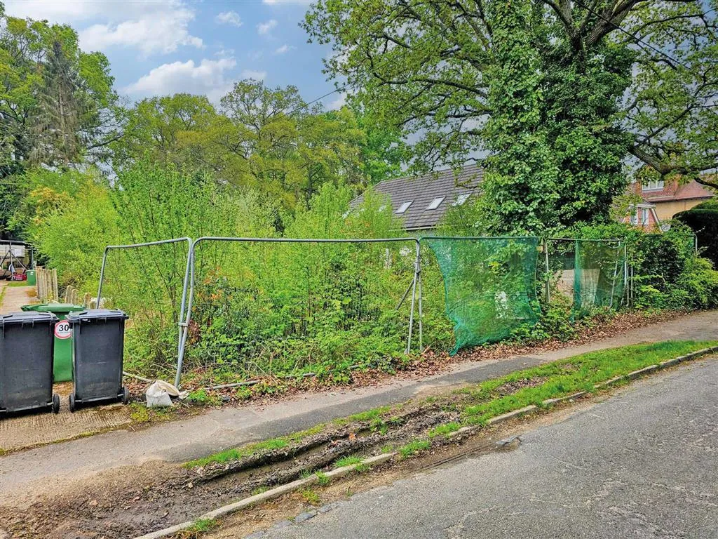 Building Plot at, 32, Valley Road, EASTLEIGH, Hampshire, SO53 1GP
