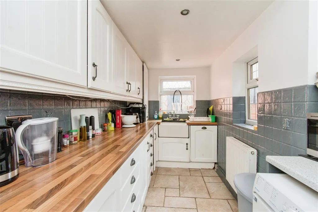 48, Smawthorne Lane, CASTLEFORD, West Yorkshire, WF10 4EW