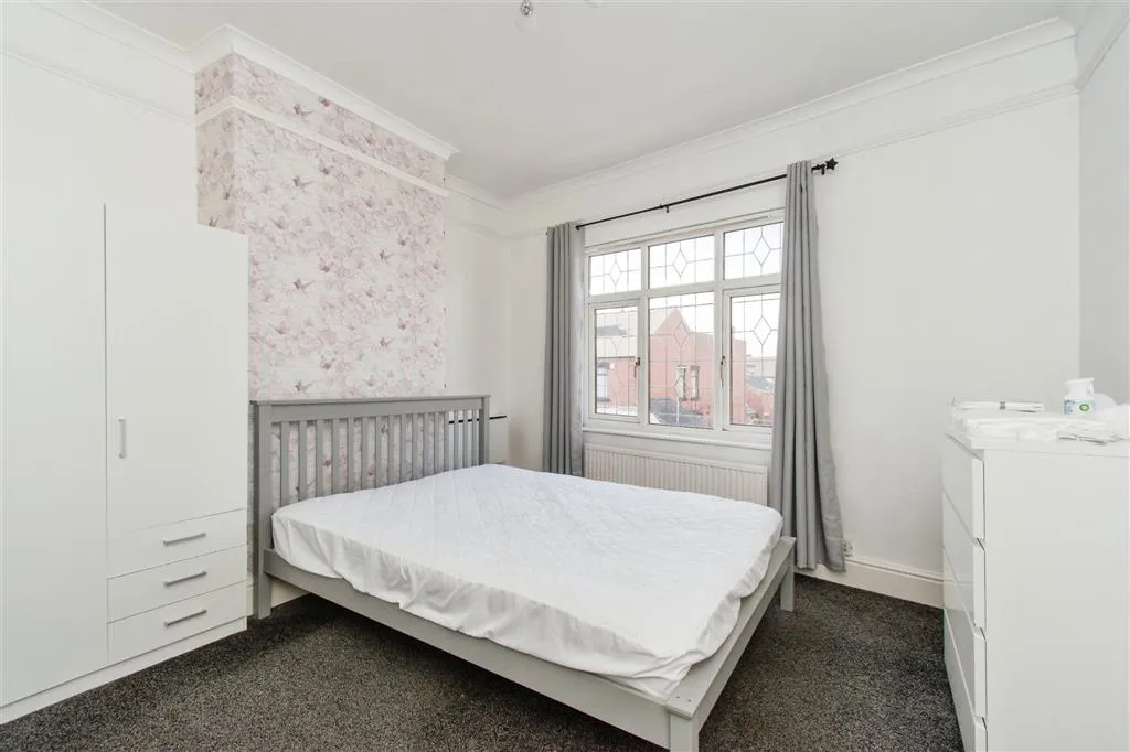 48, Smawthorne Lane, CASTLEFORD, West Yorkshire, WF10 4EW
