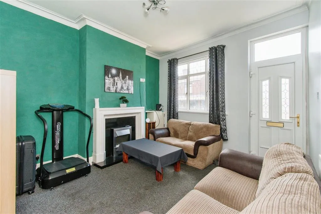 48, Smawthorne Lane, CASTLEFORD, West Yorkshire, WF10 4EW