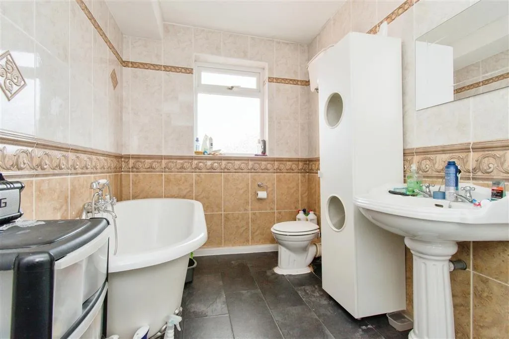 48, Smawthorne Lane, CASTLEFORD, West Yorkshire, WF10 4EW