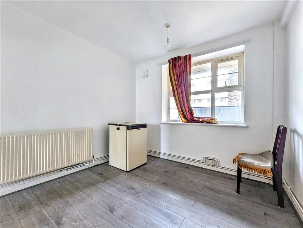 39 Silchester Court, London Road, THORNTON HEATH, Surrey, CR7 6HT