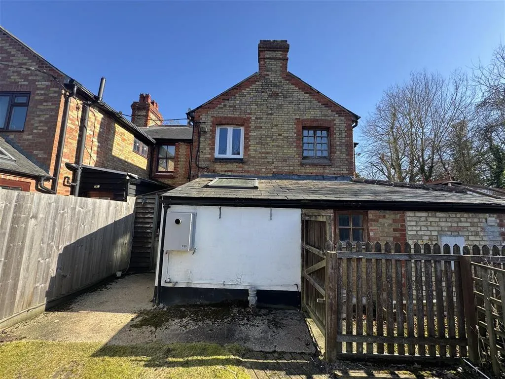 84, Old North Road, CAMBRIDGE, Cambridgeshire, CB23 2UB