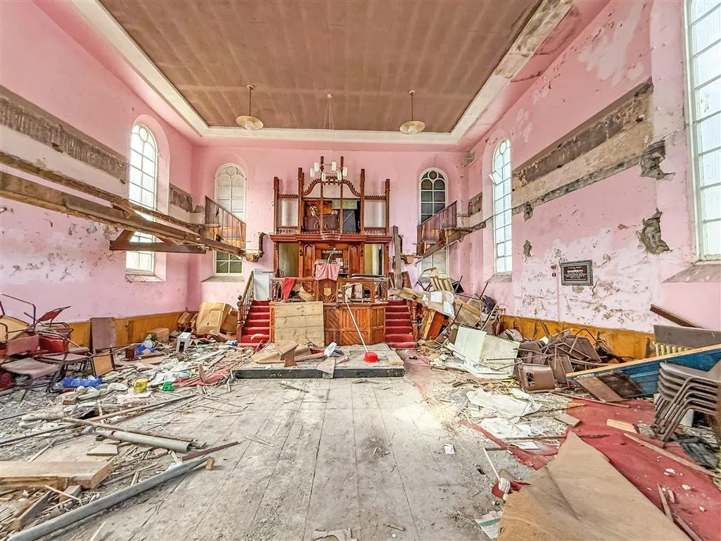 Old English Calvery Chapel, Wood Road, Cliff Terrace, PONTYPRIDD, Mid Glamorgan, CF37 1RF