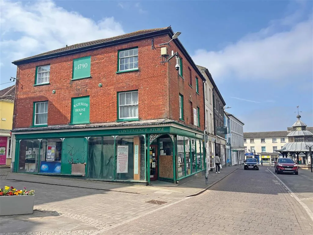Waterloo House, Market Place, NORTH WALSHAM, Norfolk, NR28 9BP
