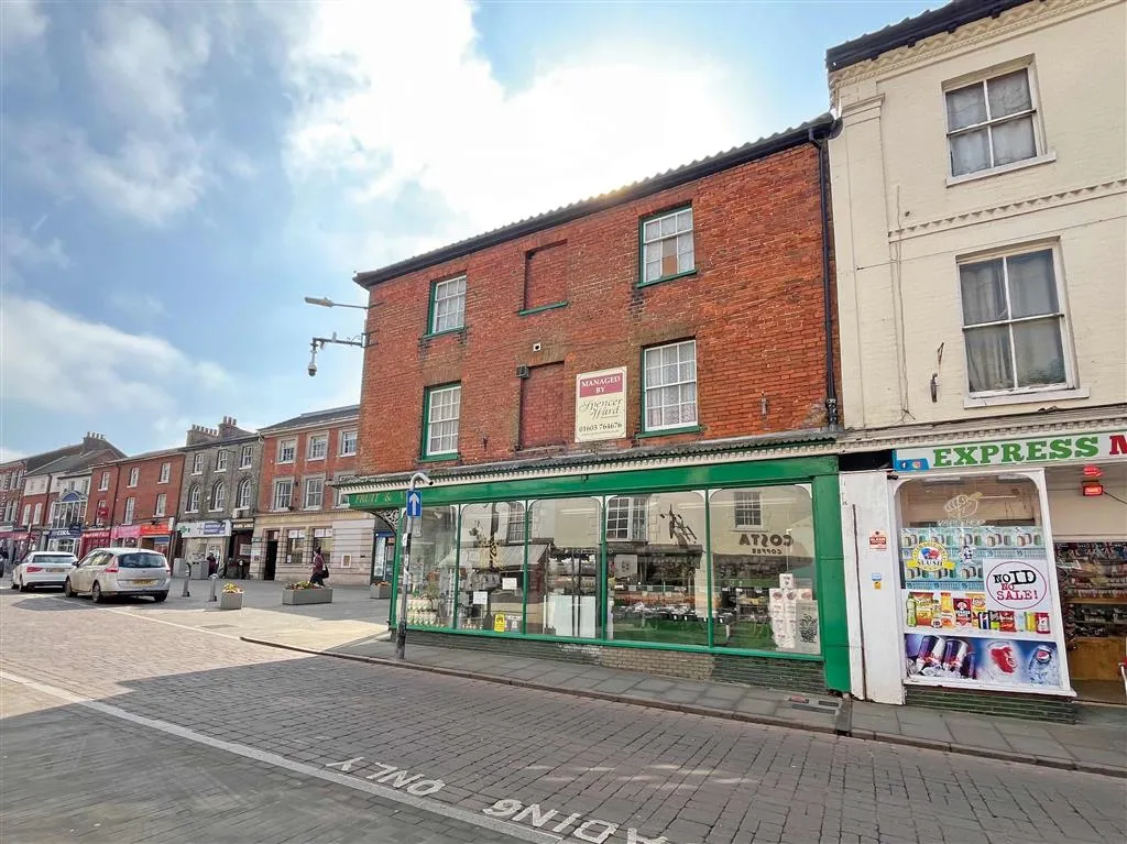 Waterloo House, Market Place, NORTH WALSHAM, Norfolk, NR28 9BP