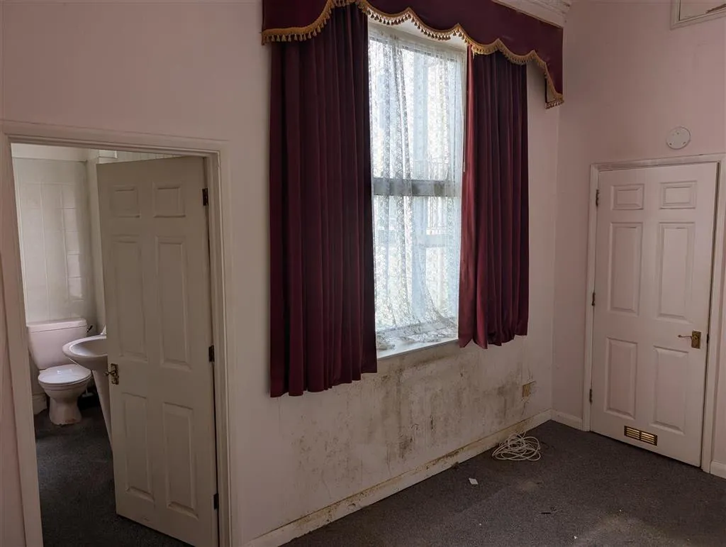 Flat 6, Lyndhurst Court, 4, Park Terrace, BOGNOR REGIS, West Sussex, PO21 2ND