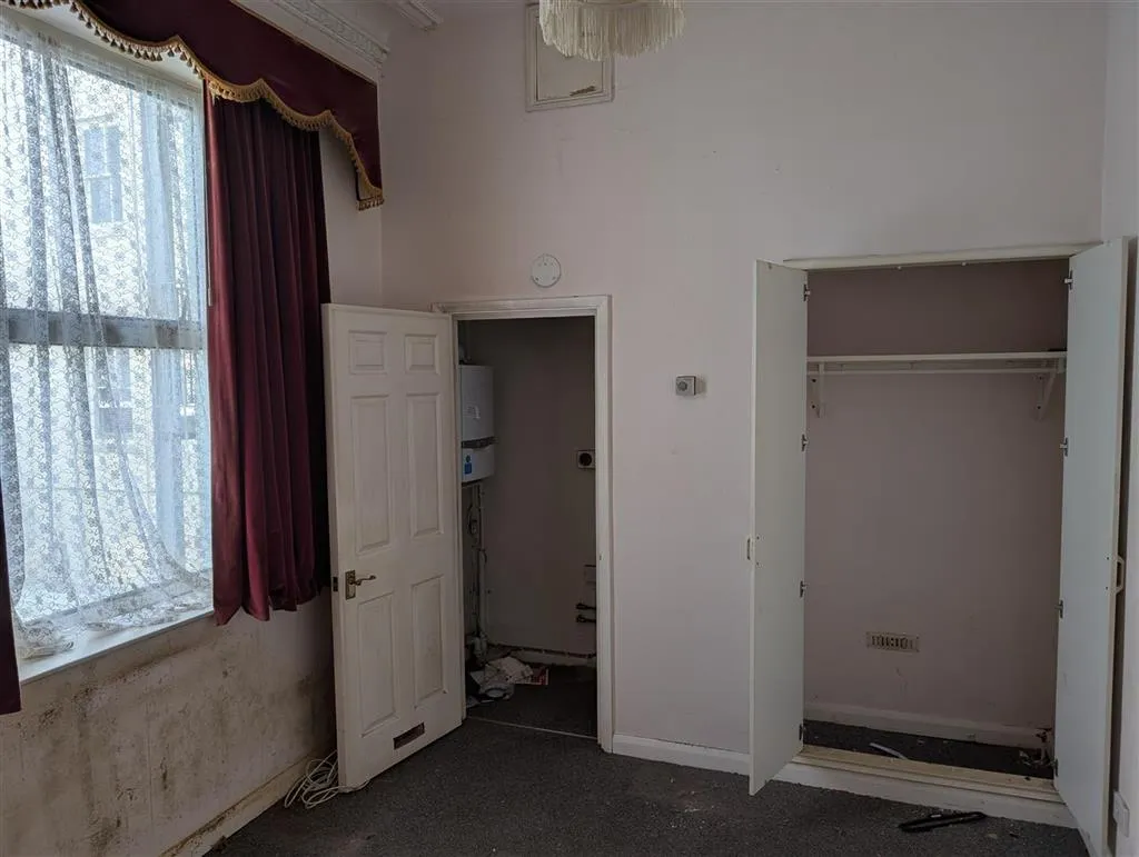 Flat 6, Lyndhurst Court, 4, Park Terrace, BOGNOR REGIS, West Sussex, PO21 2ND