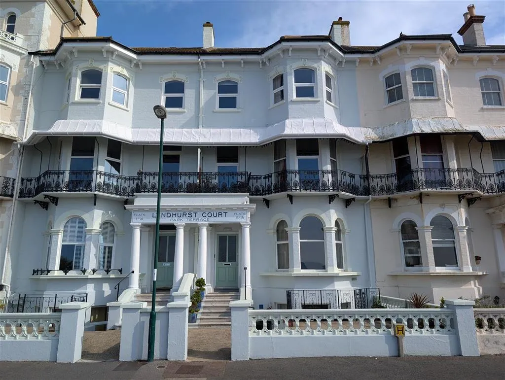 Flat 6, Lyndhurst Court, 4, Park Terrace, BOGNOR REGIS, West Sussex, PO21 2ND