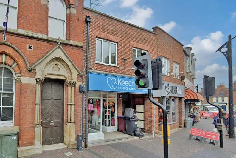28, High Street, NEWPORT PAGNELL, Buckinghamshire, MK16 8AQ