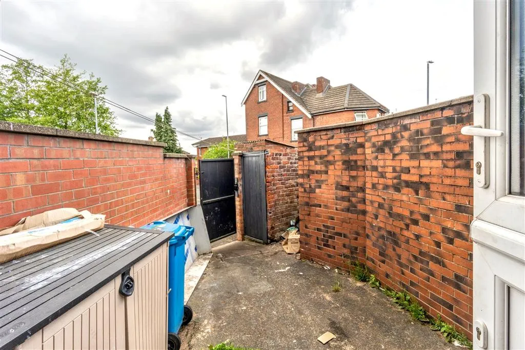 348, Ashton Road, OLDHAM, Lancashire, OL8 3HF