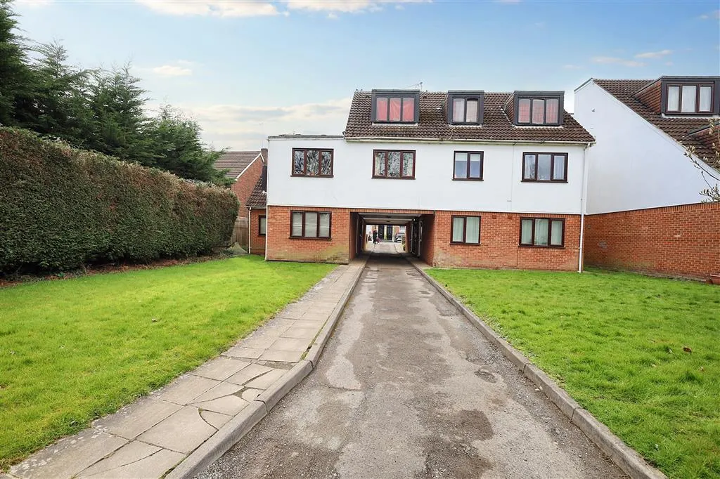Flat 8, Sheridan Lodge, 38, Potters Road, BARNET, Hertfordshire, EN5 5HW
