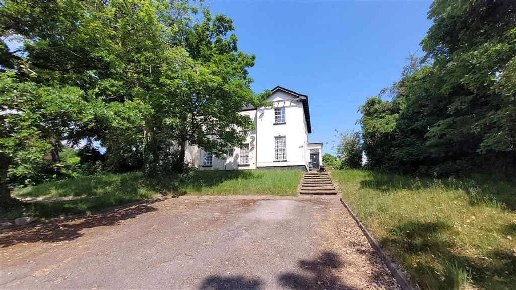 Flat 2, Summerhill, Rock Park Road, BIRKENHEAD, Merseyside, CH42 1PP