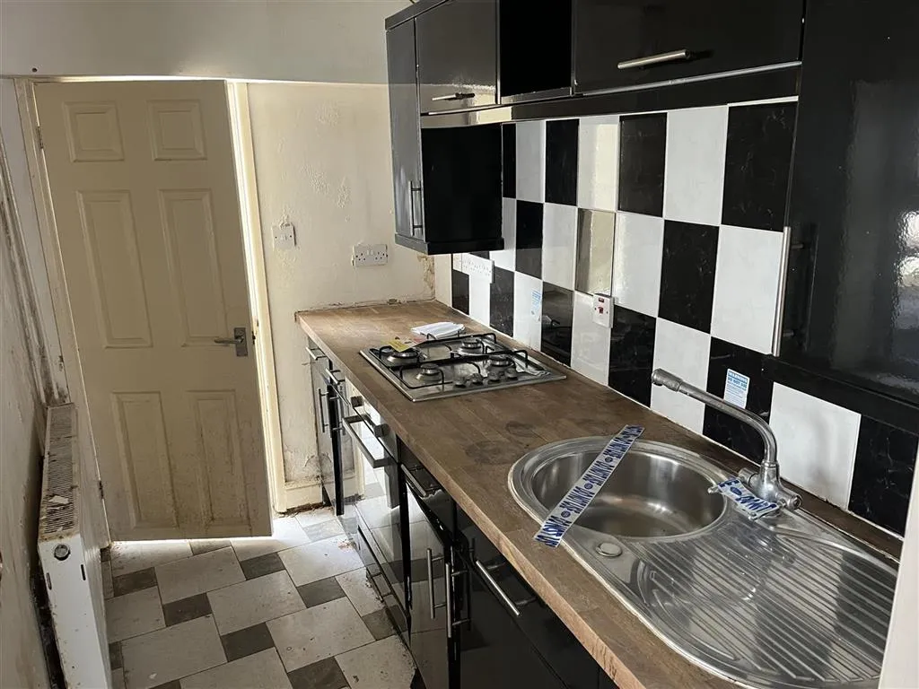 9, Sherborne Road, YEOVIL, Somerset, BA21 4HD