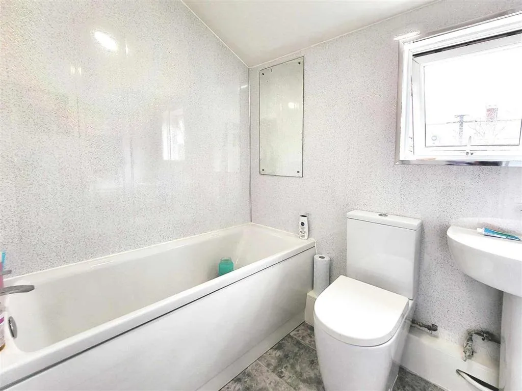 Flat 1, 110, Windsor Road, PENARTH, South Glamorgan, CF64 1JN
