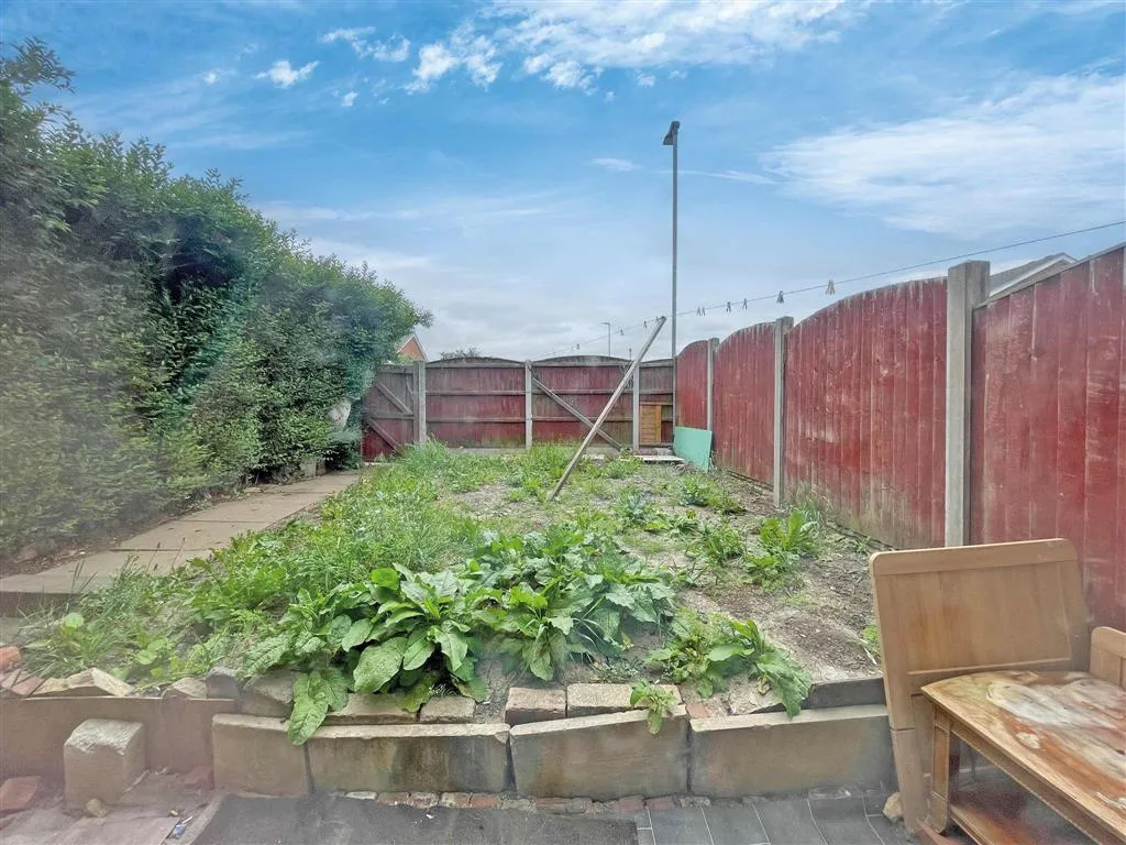6, Shelley Drive, KNOTTINGLEY, West Yorkshire, WF11 8QL