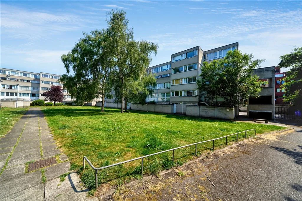 Flat 7 Charles House, Ward Royal, WINDSOR, Berkshire, SL4 1SR