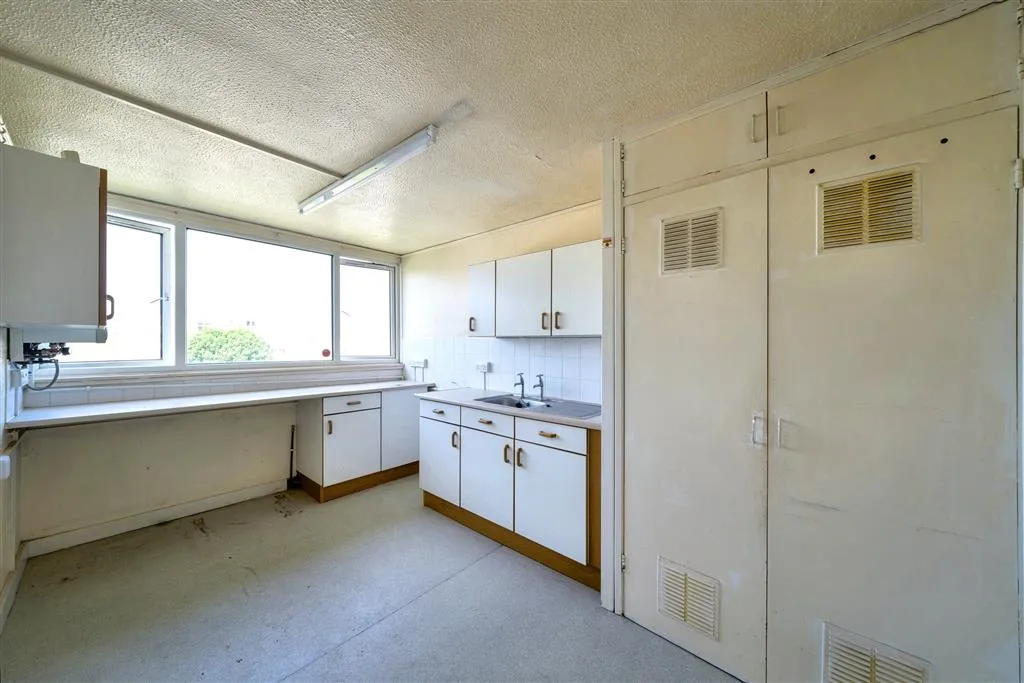 Flat 7 Charles House, Ward Royal, WINDSOR, Berkshire, SL4 1SR