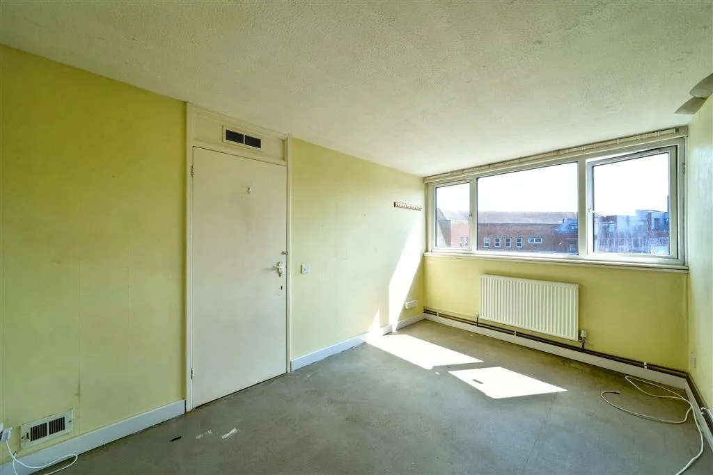 Flat 7 Charles House, Ward Royal, WINDSOR, Berkshire, SL4 1SR